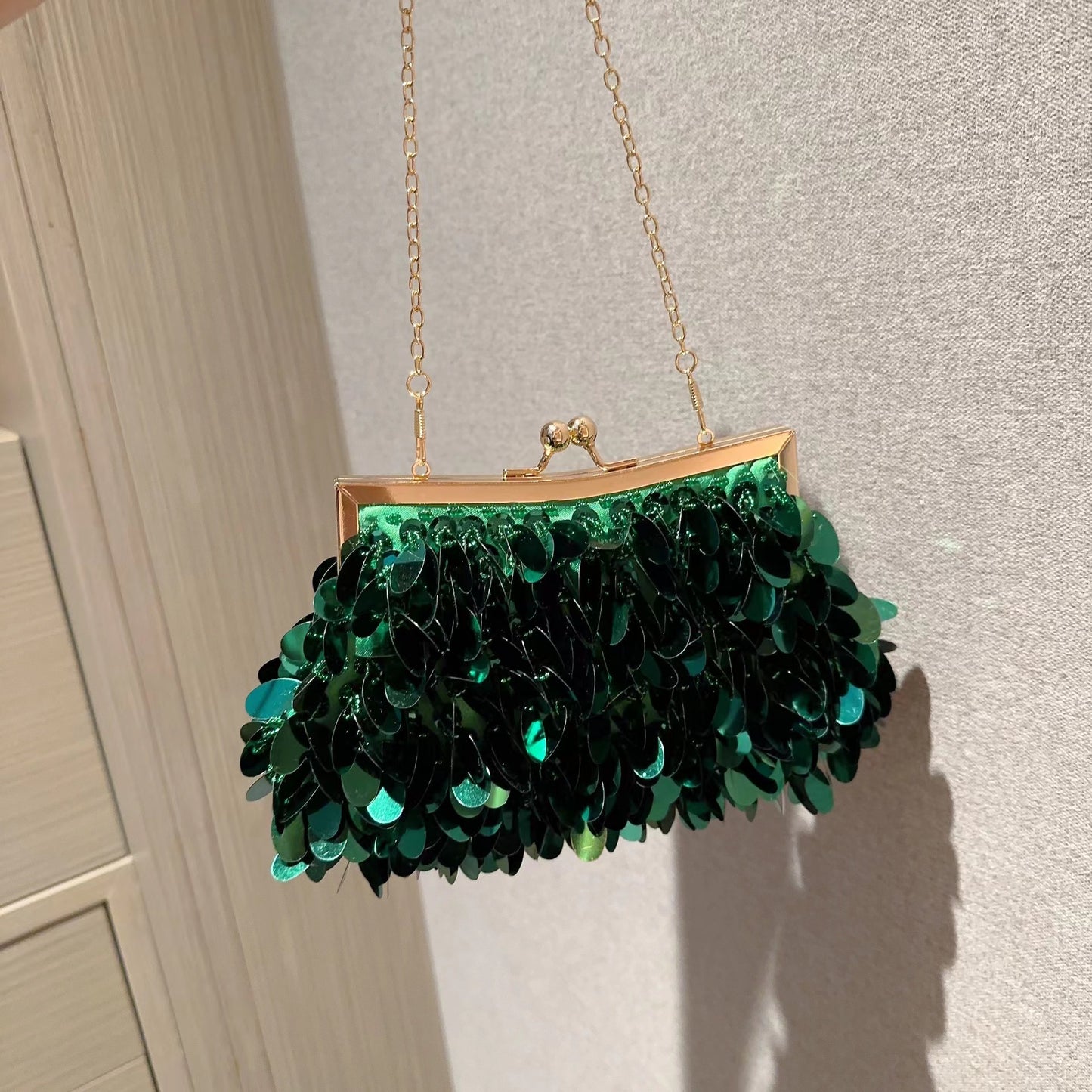 Borsa da donna in pelle con perle e pizzi