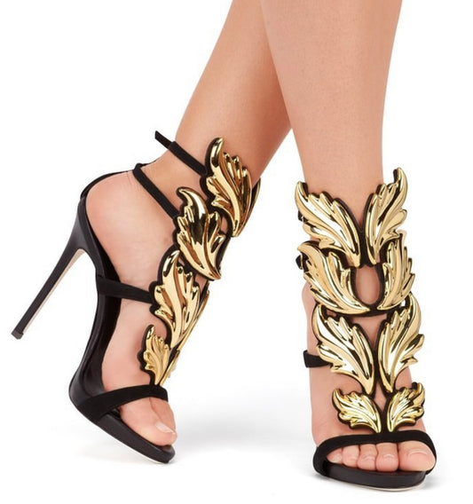 Tacchi Eleganti stile Giuseppe Zanotti Oro