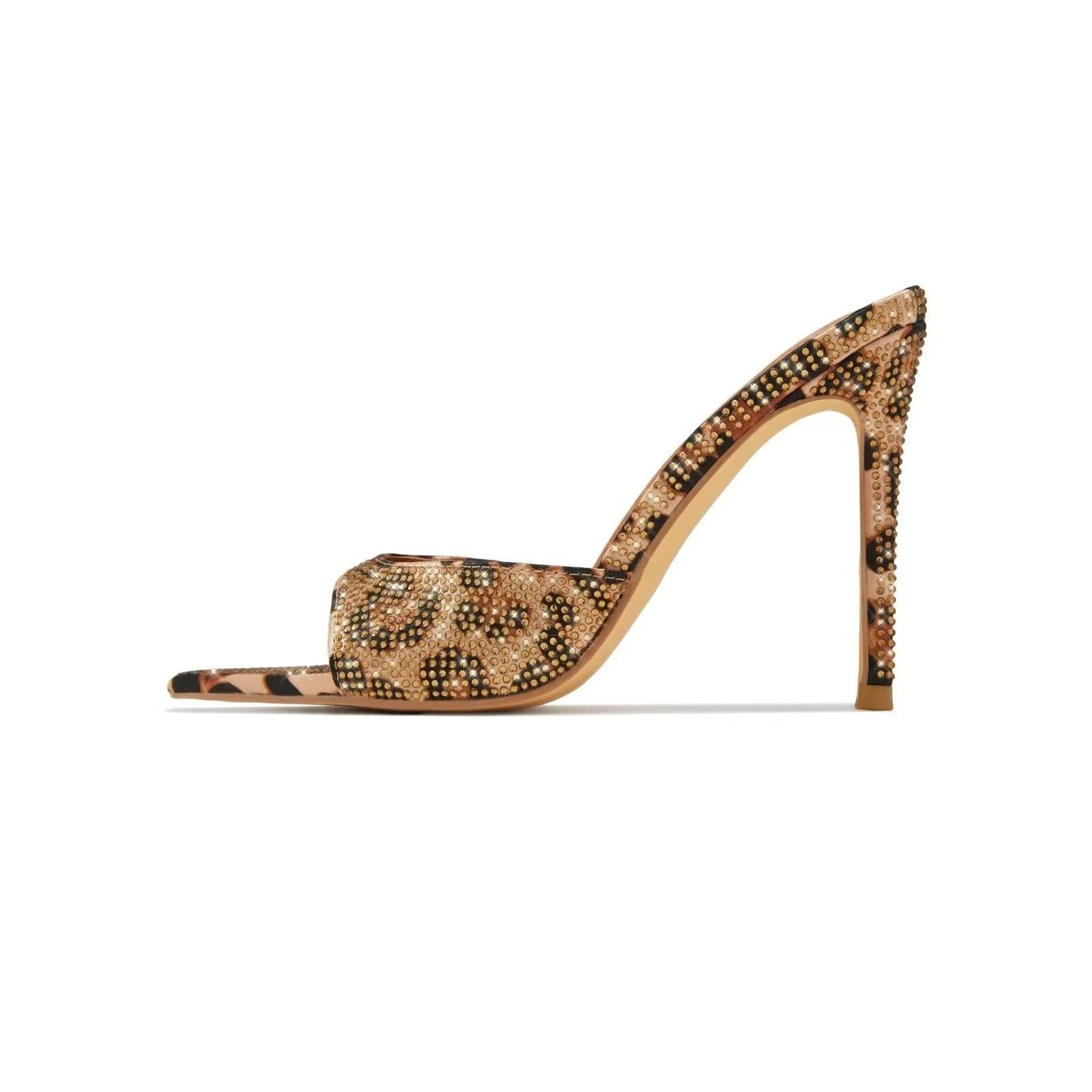 Scarpe da donna europee in pelle nera con tacco alto