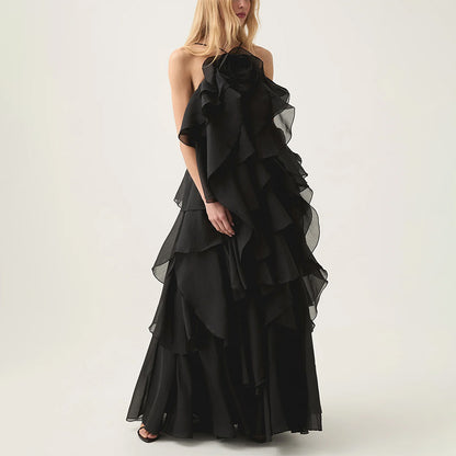 Abito elegante per donna, stile socialite, progettazione a vita alta con rifiniture in pizzo