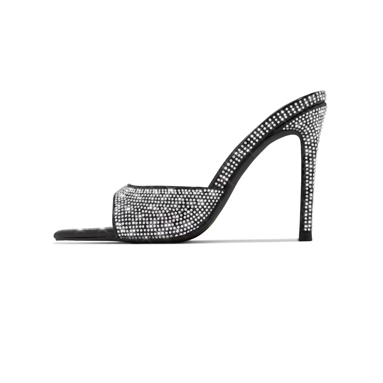 Scarpe da donna europee in pelle nera con tacco alto